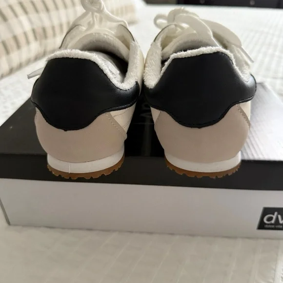 Dolce Vita White and Black Sneakers Retro Style - Picture 8 of 10